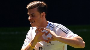 Gareth Bale unveiled at Real Madrid - video