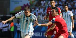 Kapten Iran Langgar Perintah untuk Dapatkan Kaos Messi